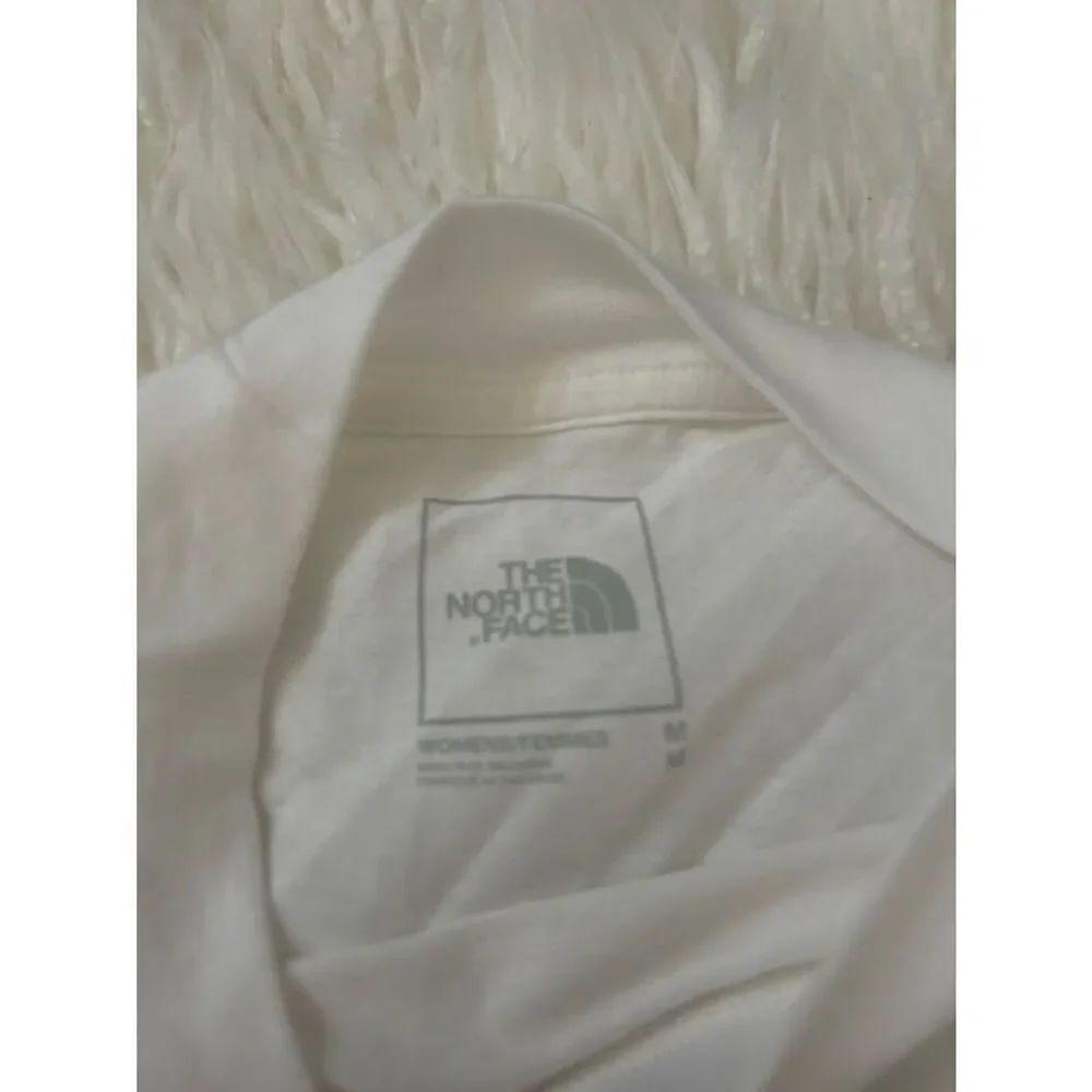 The North Face Half Dome Crop T-Shirt - Women's size M NWT